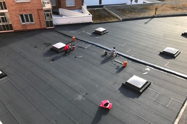 trabajo de impermeabilización de tejados - Empresa Impermeabilizaciones Pamplona, Navarra